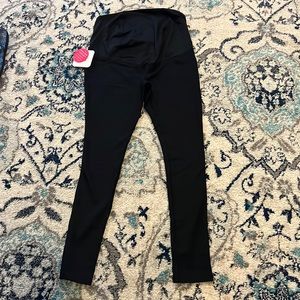 Isabel Maternity skinny leg black pants with belly top